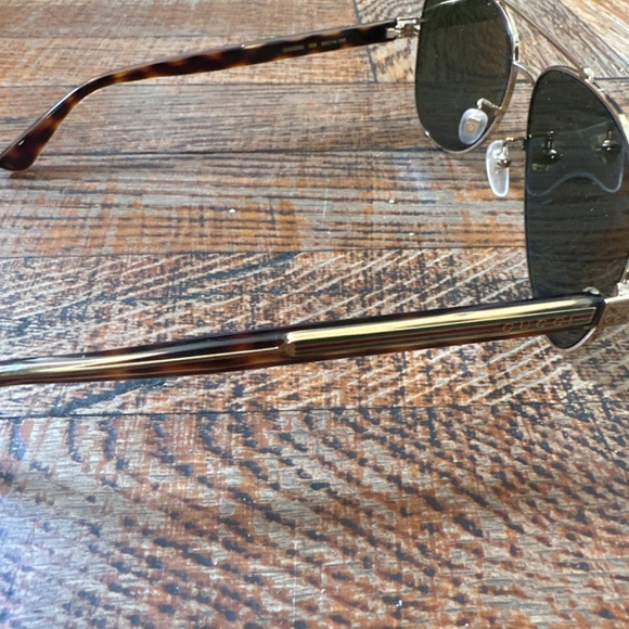Gucci Aviator Sunglasses - Picture 2 of 6